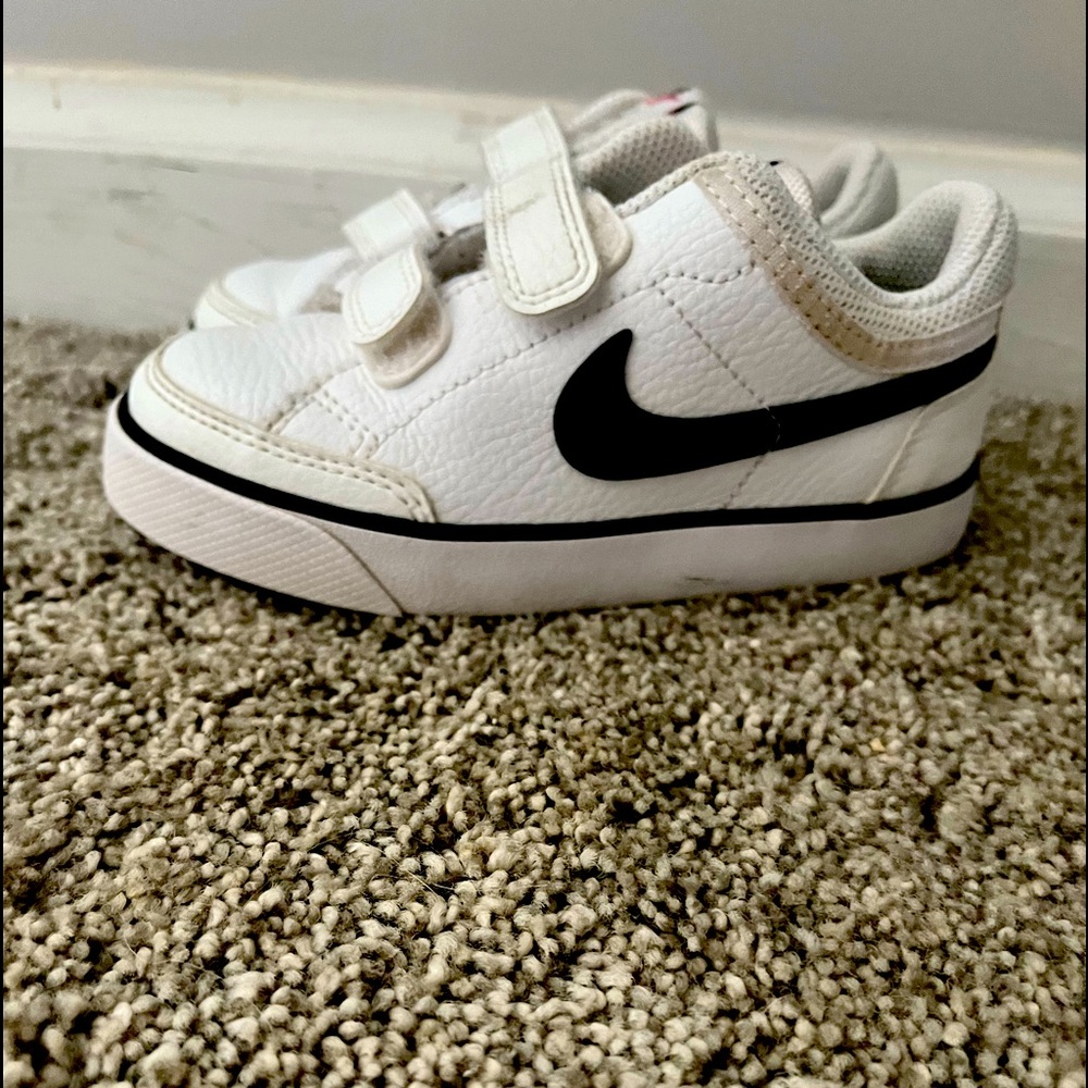 Nike shoes toddler size 9c great condition